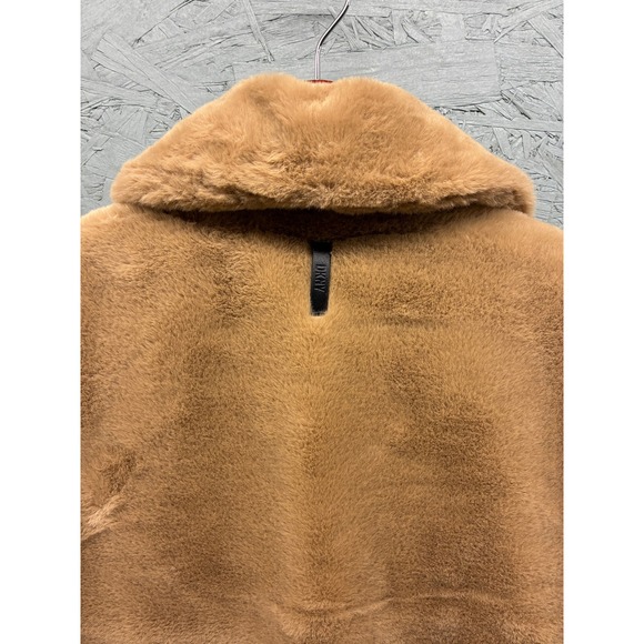 DKNY‎ Womens M Tan Faux Fur Coat Button Front Collar Soft Plush Winter Jacket - Picture 14 of 15
